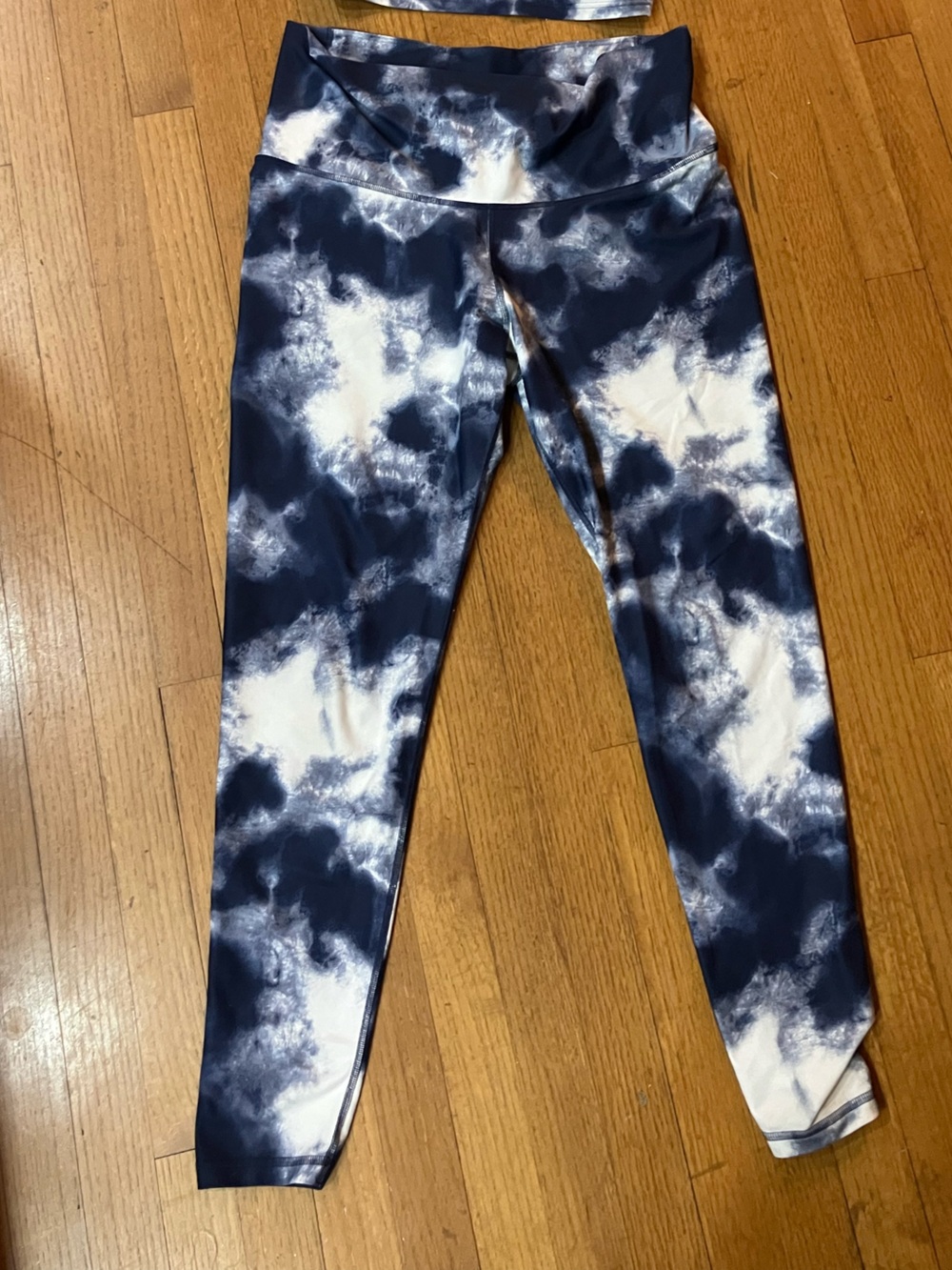 Old Navy Navy and White Tie-Dye Leggings yoga pants